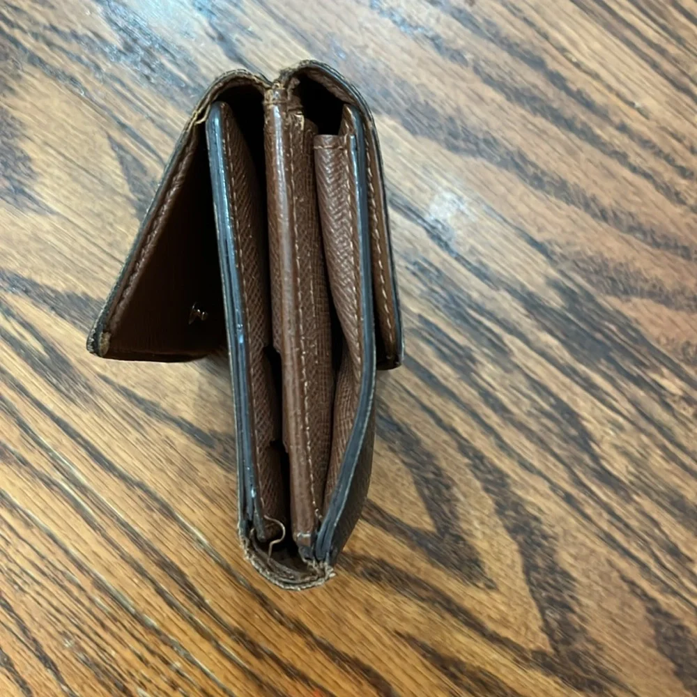 Louis Vuitton Wallet - Picture 6 of 9